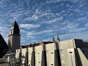 Kältemaschinen Vorderseite Dach